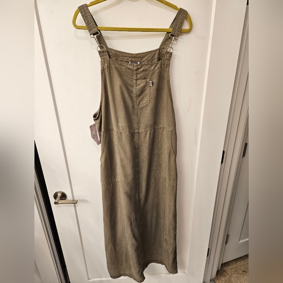 NWT - AKS Amy K Su Tencel/Lyocell Drab Green Maxi Jumper Dress - Size L - Picture 1 of 11